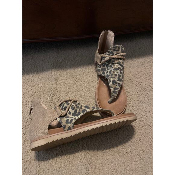 Women's Very G leopard Sandals size 6 - Picture 2 of 6